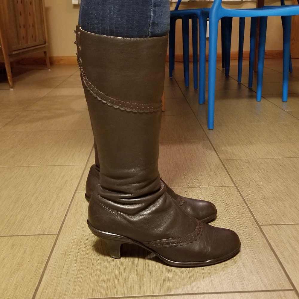 **SOLD** Sofft Tall Leather Zip Boots - Brown - Picture 4 of 8